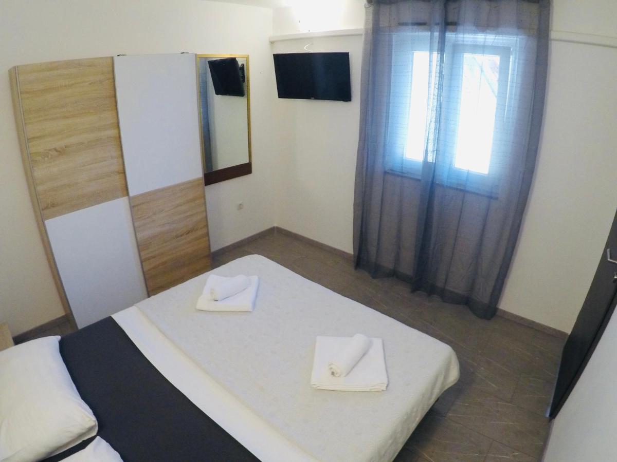 Apartments Lopac יאדראנובו מראה חיצוני תמונה