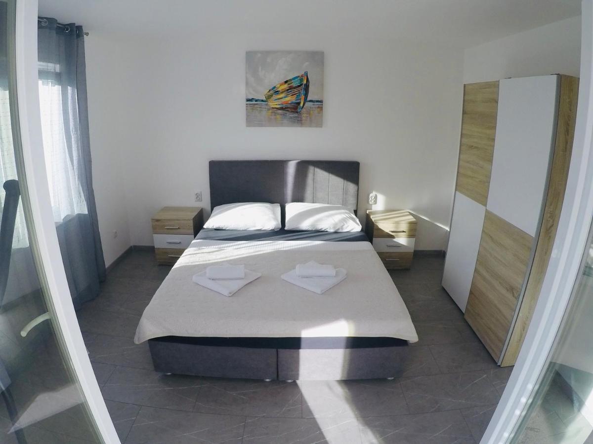 Apartments Lopac יאדראנובו מראה חיצוני תמונה