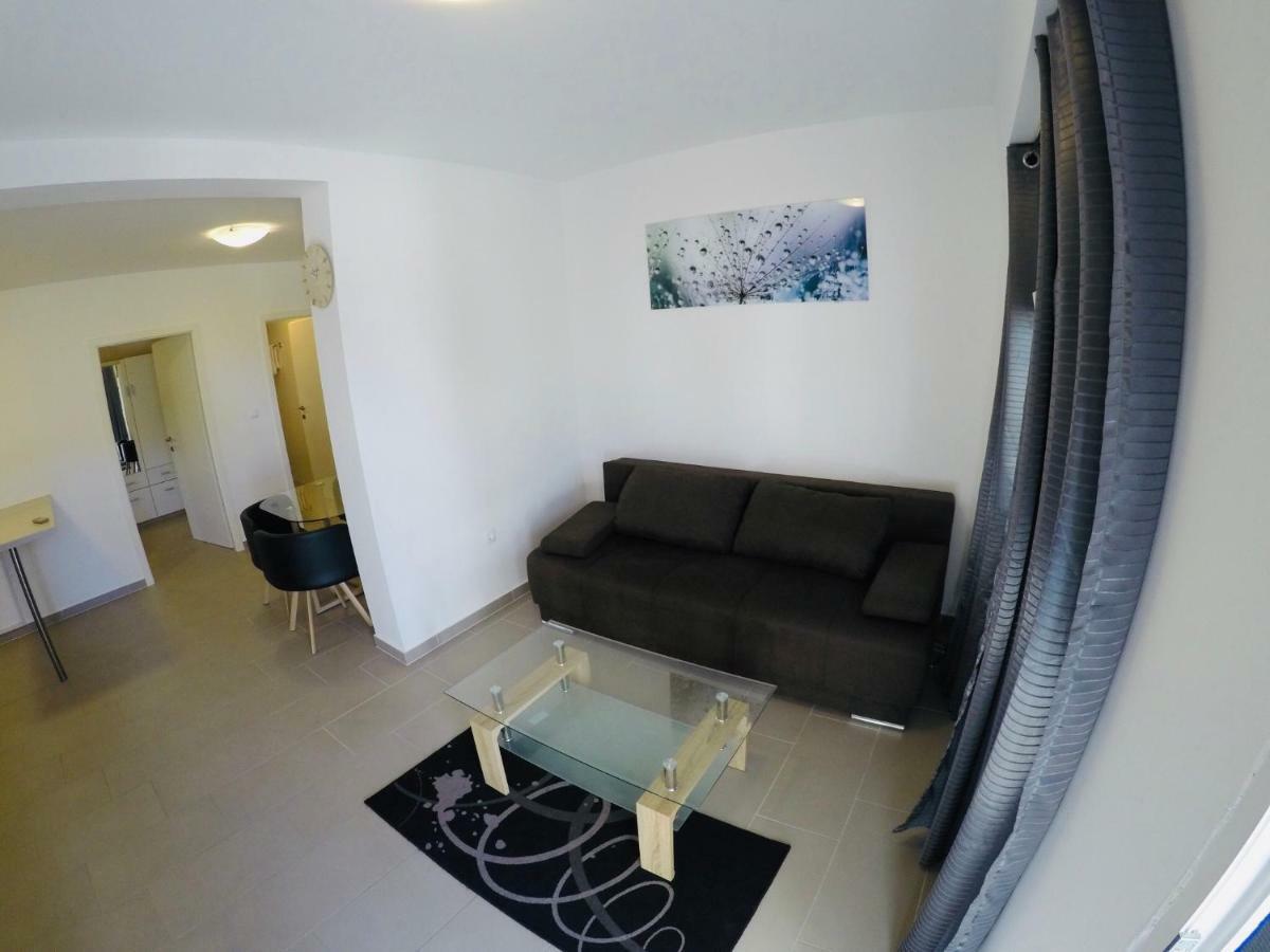 Apartments Lopac יאדראנובו מראה חיצוני תמונה
