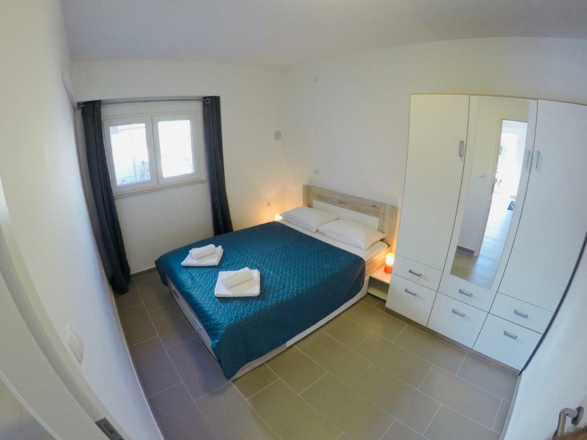 Apartments Lopac יאדראנובו מראה חיצוני תמונה